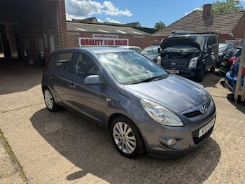 Used Hyundai i20 2011 for sale - 78927529: Photo
