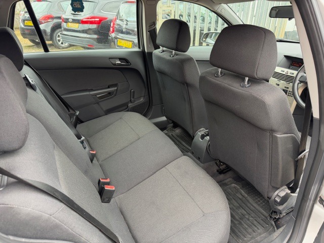 Used Vauxhall Astra 2013 for sale - 77676855: Photo 8