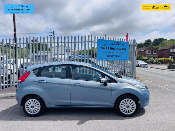 Used Ford Fiesta 2010 for sale - 74919063: Photo 2