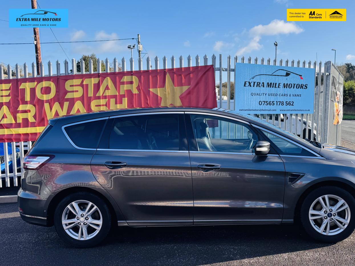 Used Ford S-Max 2015 for sale - 76519542: Photo 2