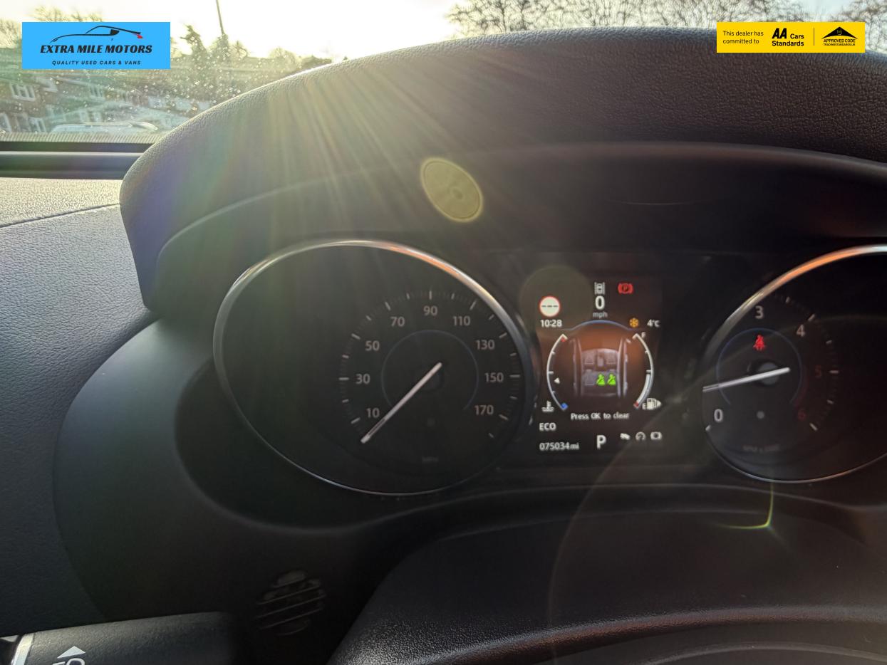 Used Jaguar XE 2016 for sale - 77381179: Photo 30