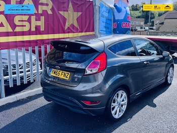 Used Ford Fiesta 2015 for sale - 75752311: Photo