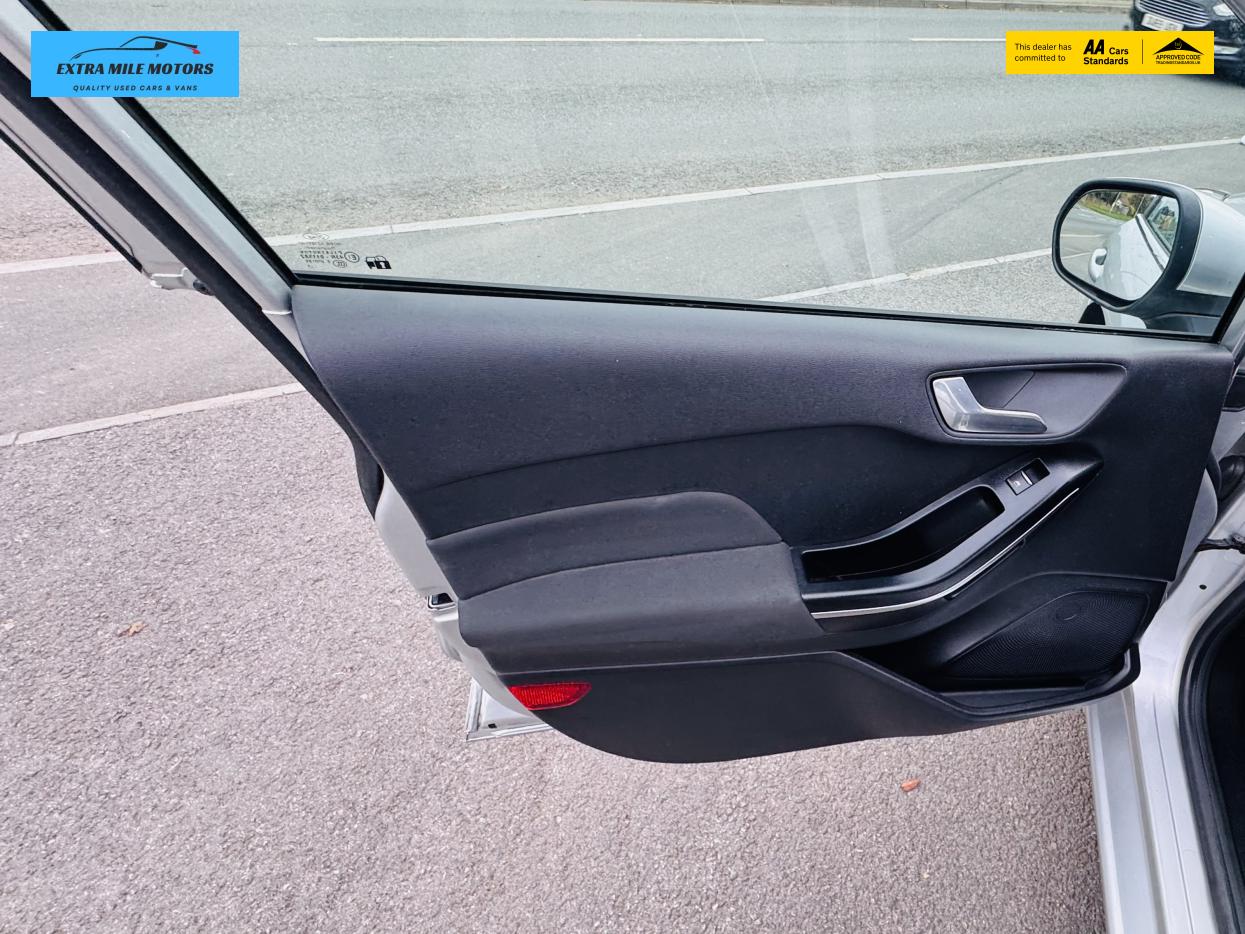 Used Ford Fiesta 2017 for sale - 76517867: Photo 11