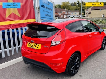 Used Ford Fiesta 2015 for sale - 76196978: Photo