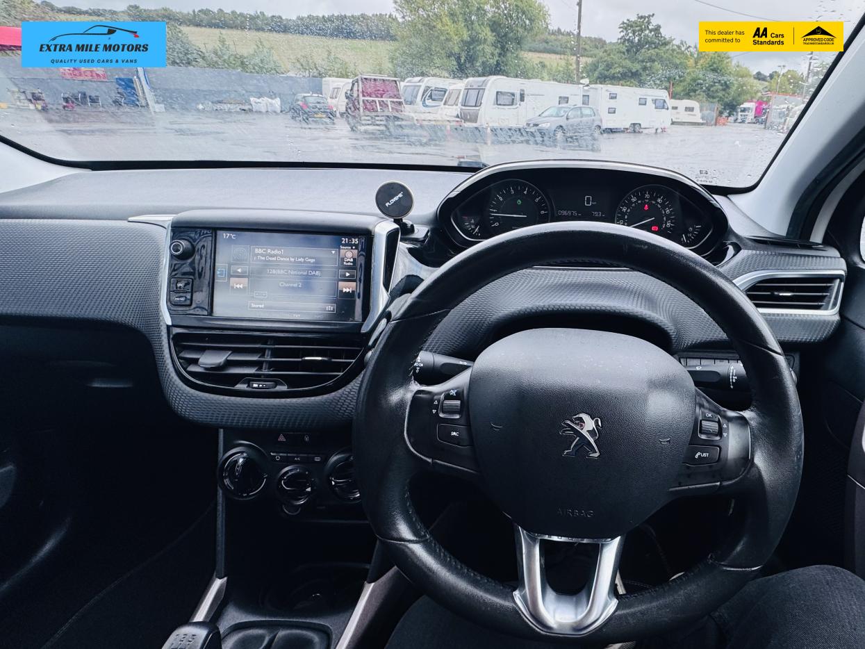 Used Peugeot 2008 2015 for sale - 76387566: Photo 8