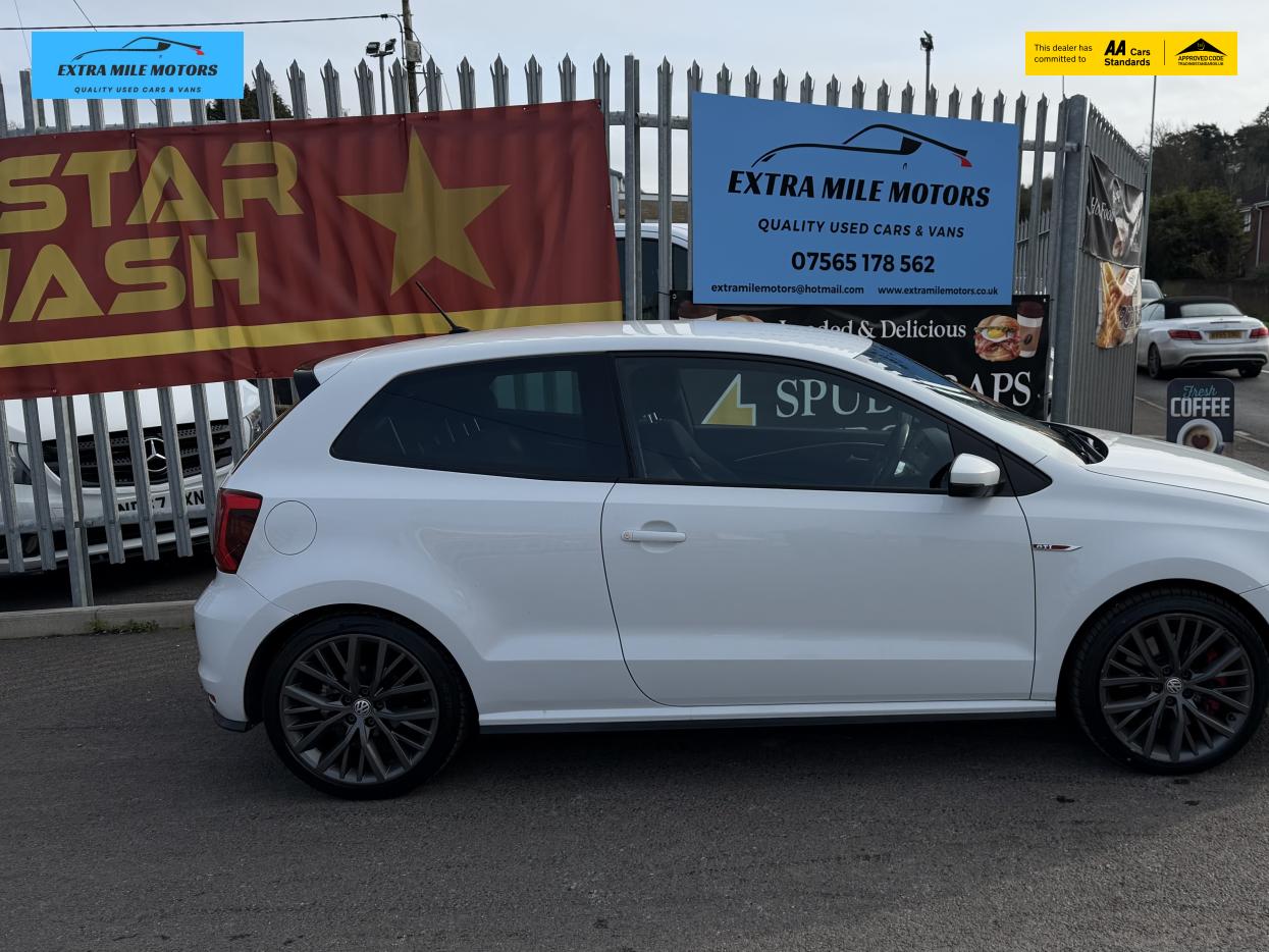 Used Volkswagen Polo 2015 for sale - 77732763: Photo 2