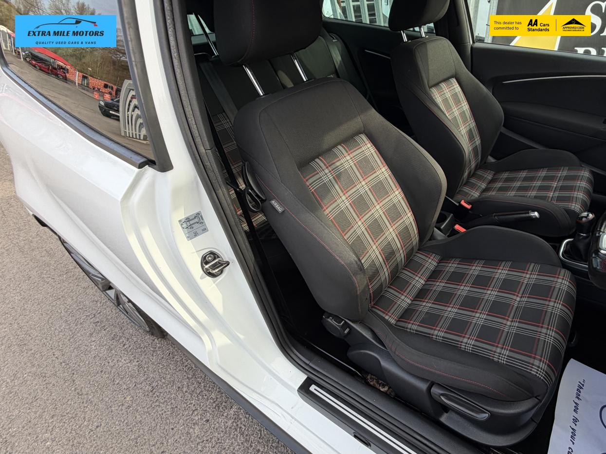 Used Volkswagen Polo 2015 for sale - 77732763: Photo 20