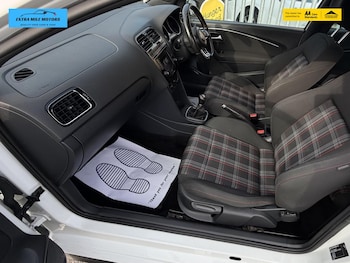 Used Volkswagen Polo 2015 for sale - 77732763: Photo