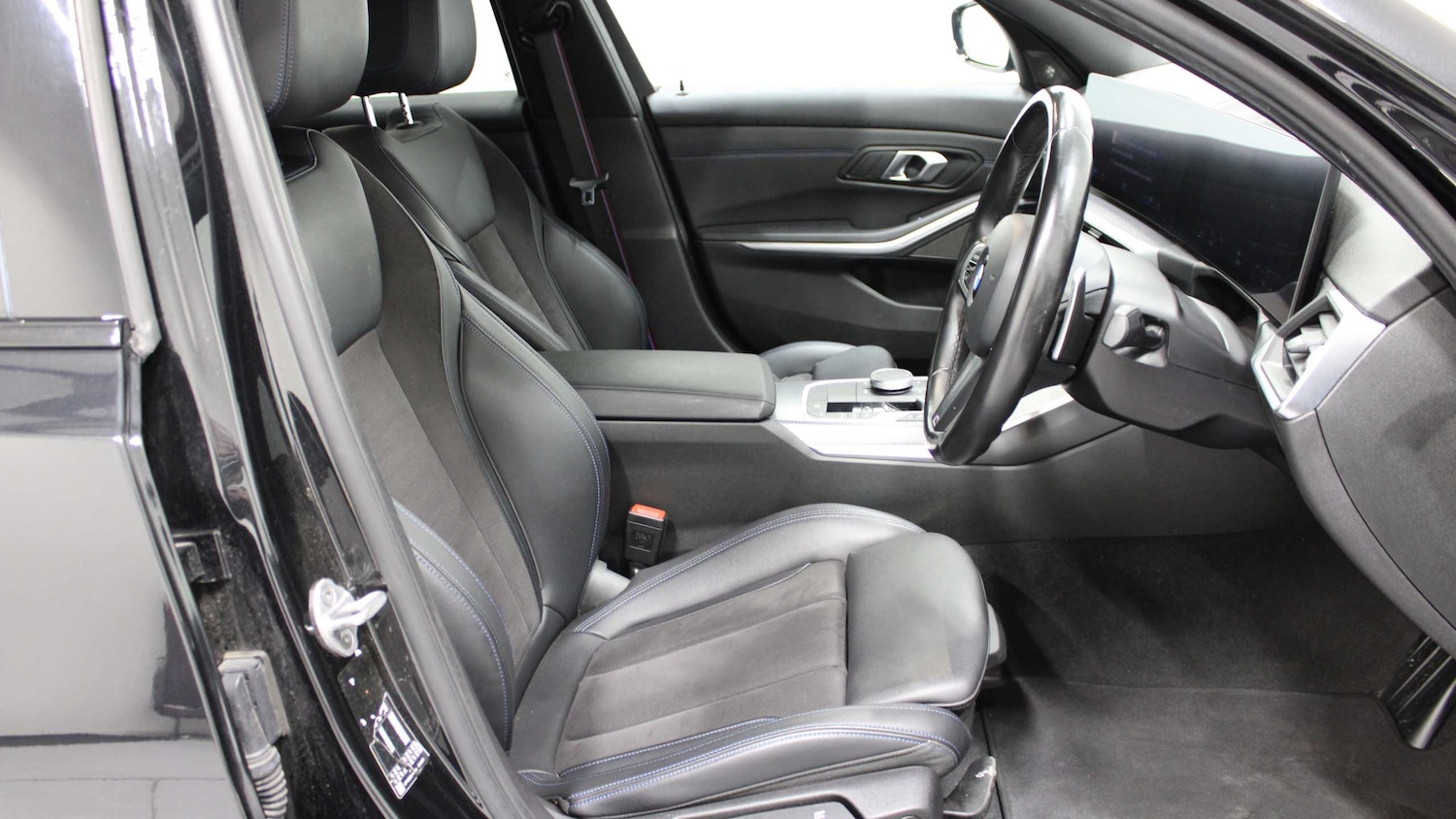 Used BMW 3 Series 2024 for sale - 76401388: Photo 12