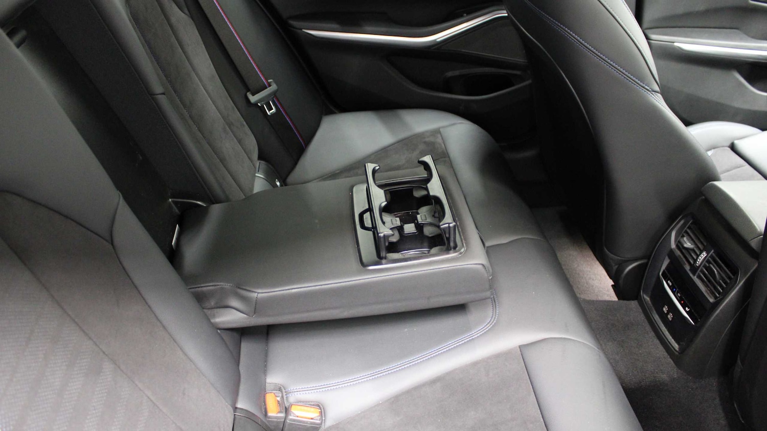 Used BMW 3 Series 2024 for sale - 76401388: Photo 31