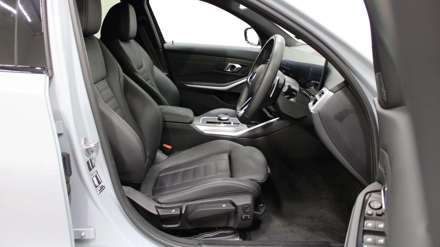 Used BMW 3 Series 2025 for sale - 77011133: Photo 12