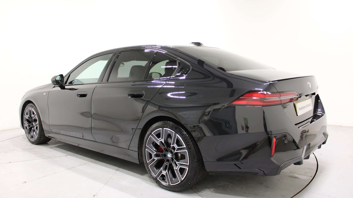 Used BMW 5 Series 2025 for sale - 77000121: Photo 2