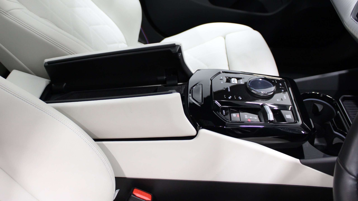 Used BMW 5 Series 2025 for sale - 77000121: Photo 31