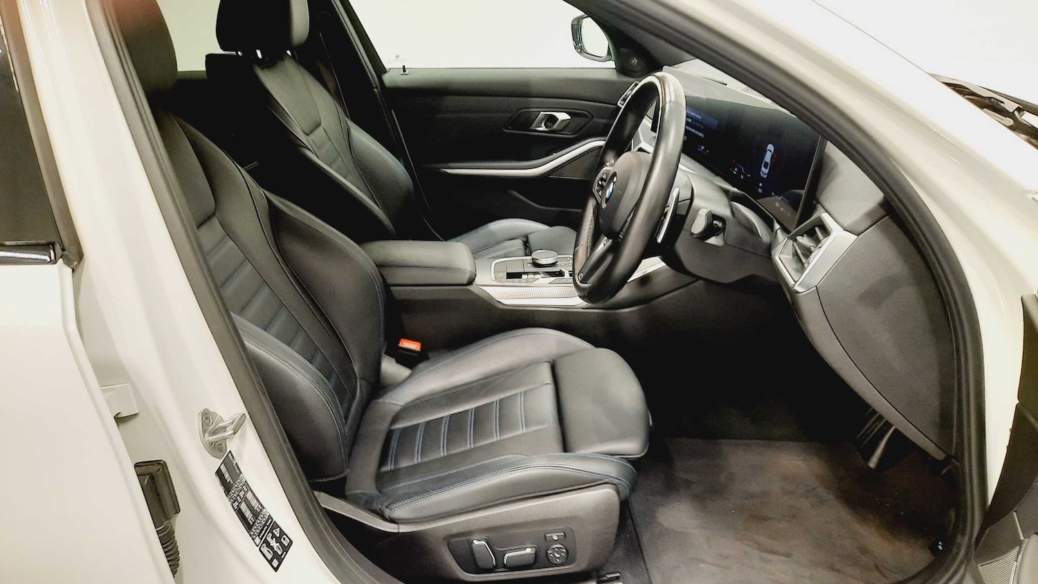 Used BMW 3 Series 2024 for sale - 76125952: Photo 11