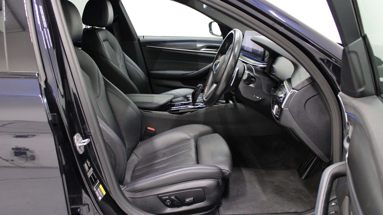 Used BMW 5 Series 2021 for sale - 76875857: Photo 12