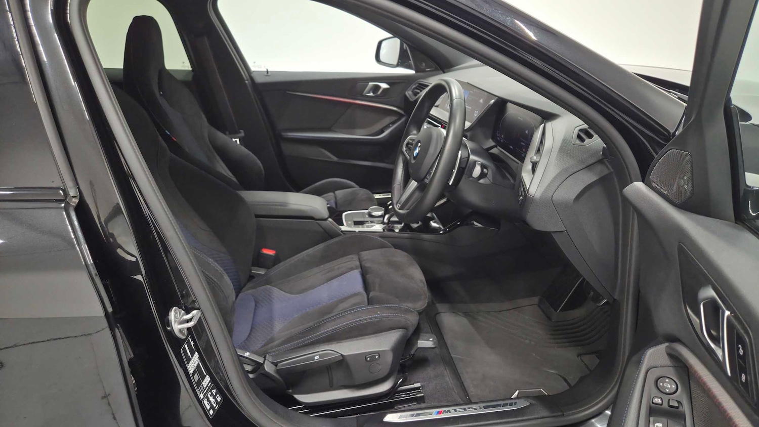 Used BMW 1 Series 2024 for sale - 77827408: Photo 11