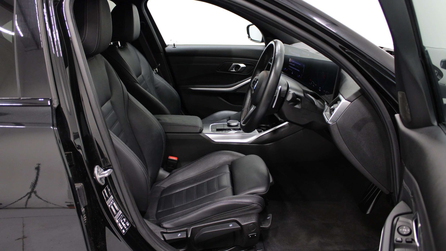 Used BMW 3 Series 2024 for sale - 77112399: Photo 12