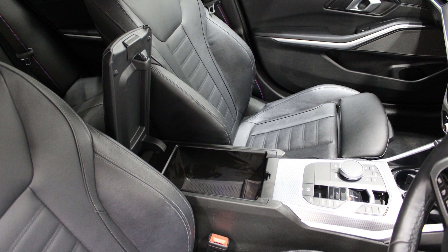 Used BMW 3 Series 2024 for sale - 77112399: Photo 32