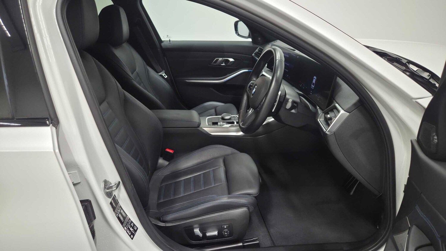 Used BMW 3 Series 2023 for sale - 77960641: Photo 11