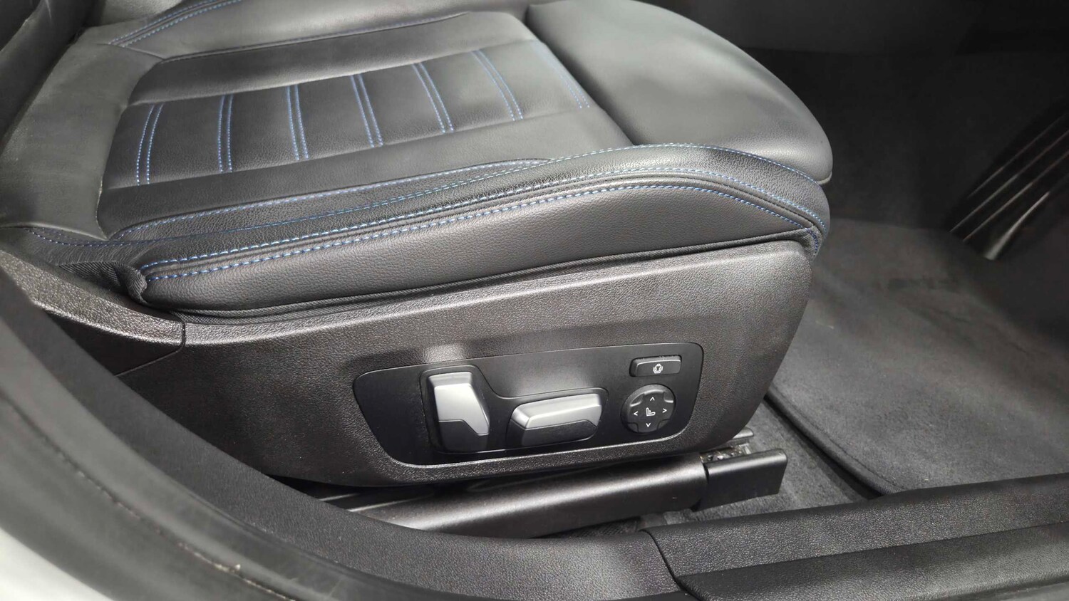 Used BMW 3 Series 2023 for sale - 77960641: Photo 28