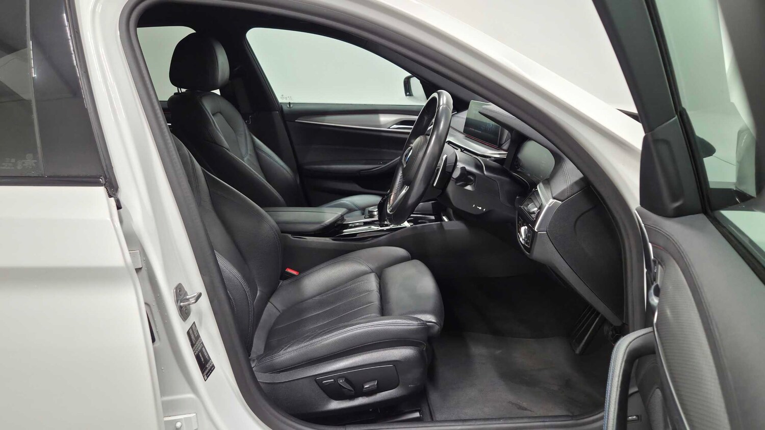 Used BMW 5 Series 2020 for sale - 77540846: Photo 11