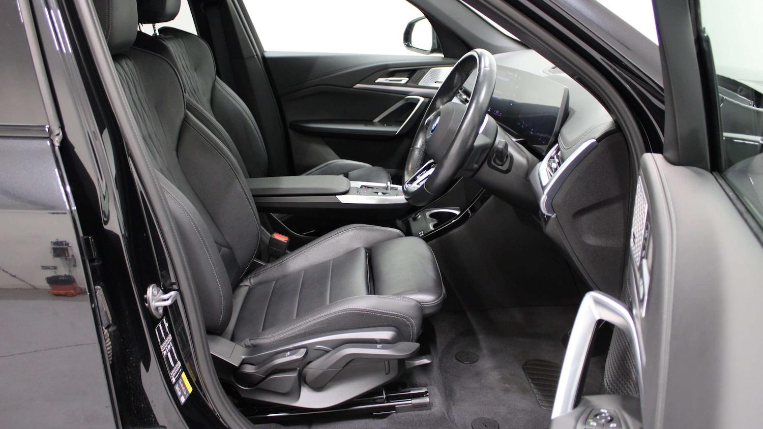 Used BMW iX1 2023 for sale - 77134946: Photo 12