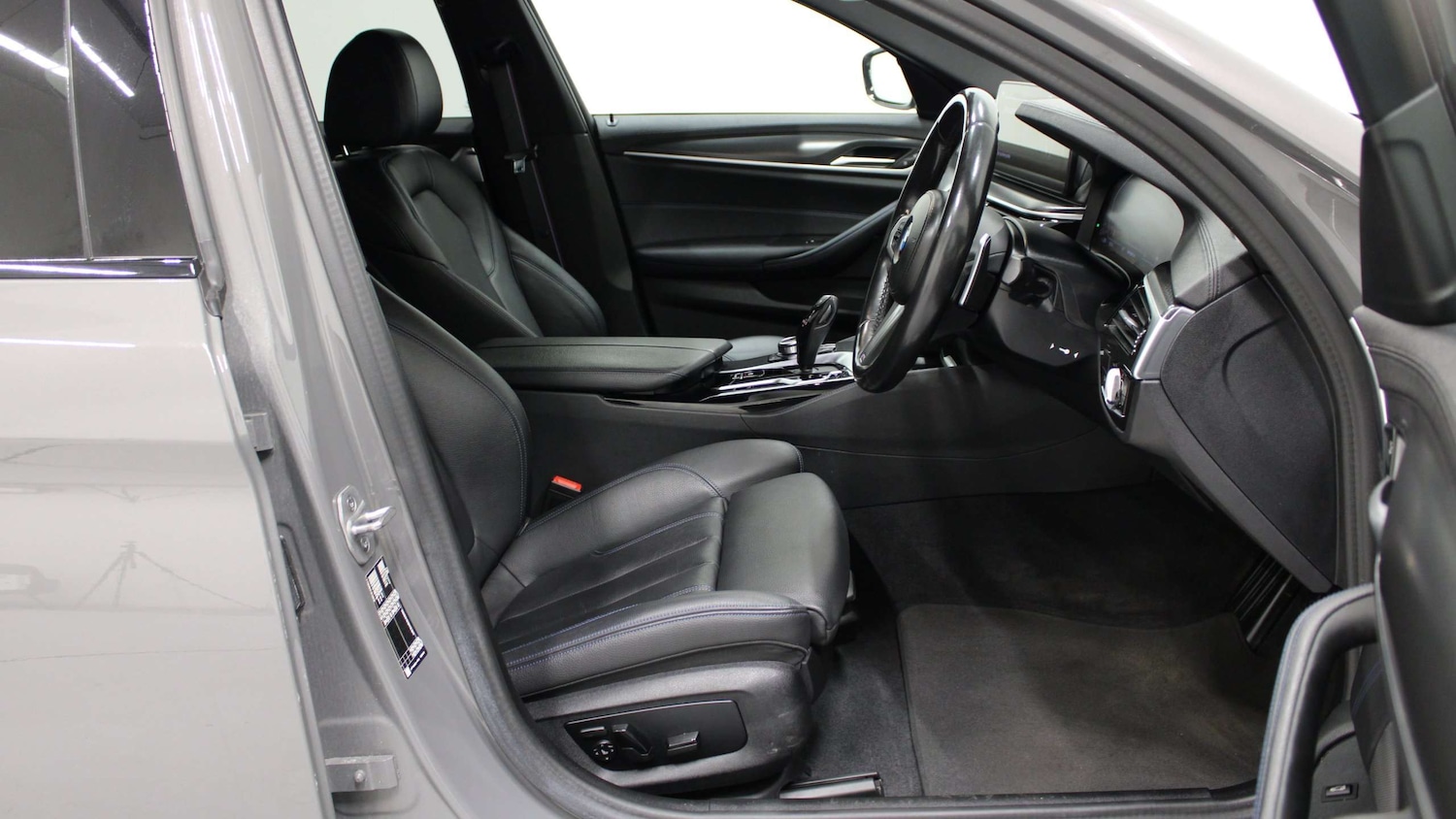 Used BMW 5 Series 2022 for sale - 77348013: Photo 12