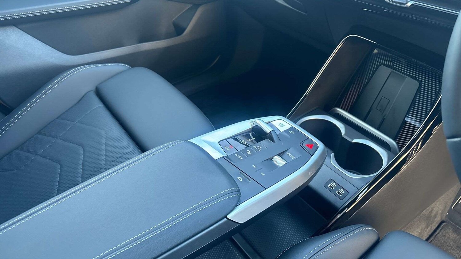 Used BMW iX1 2025 for sale - 77206428: Photo 12