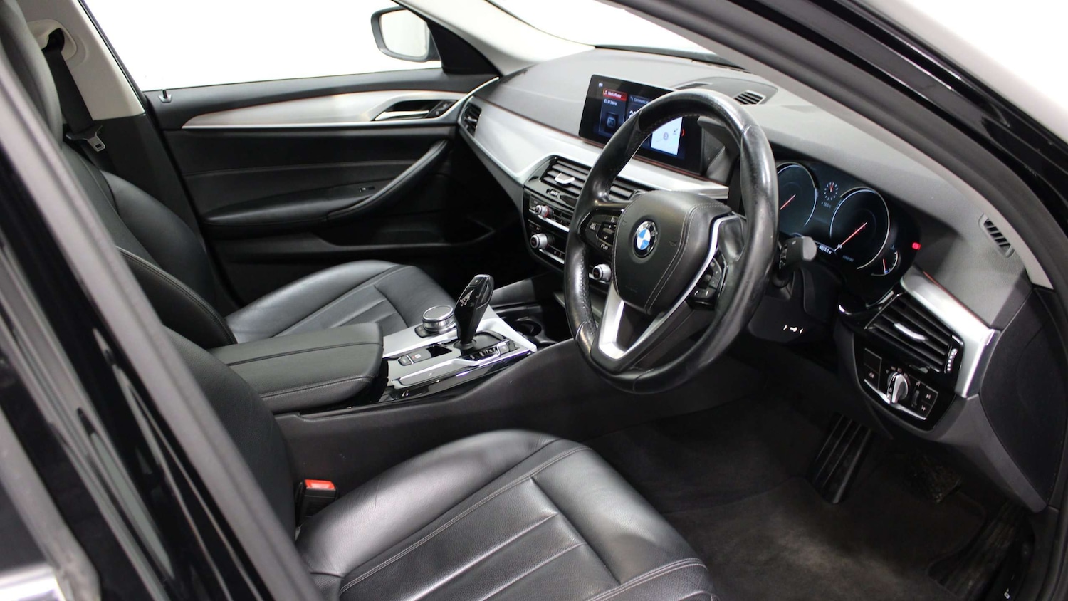 Used BMW 5 Series 2017 for sale - 76746032: Photo 7