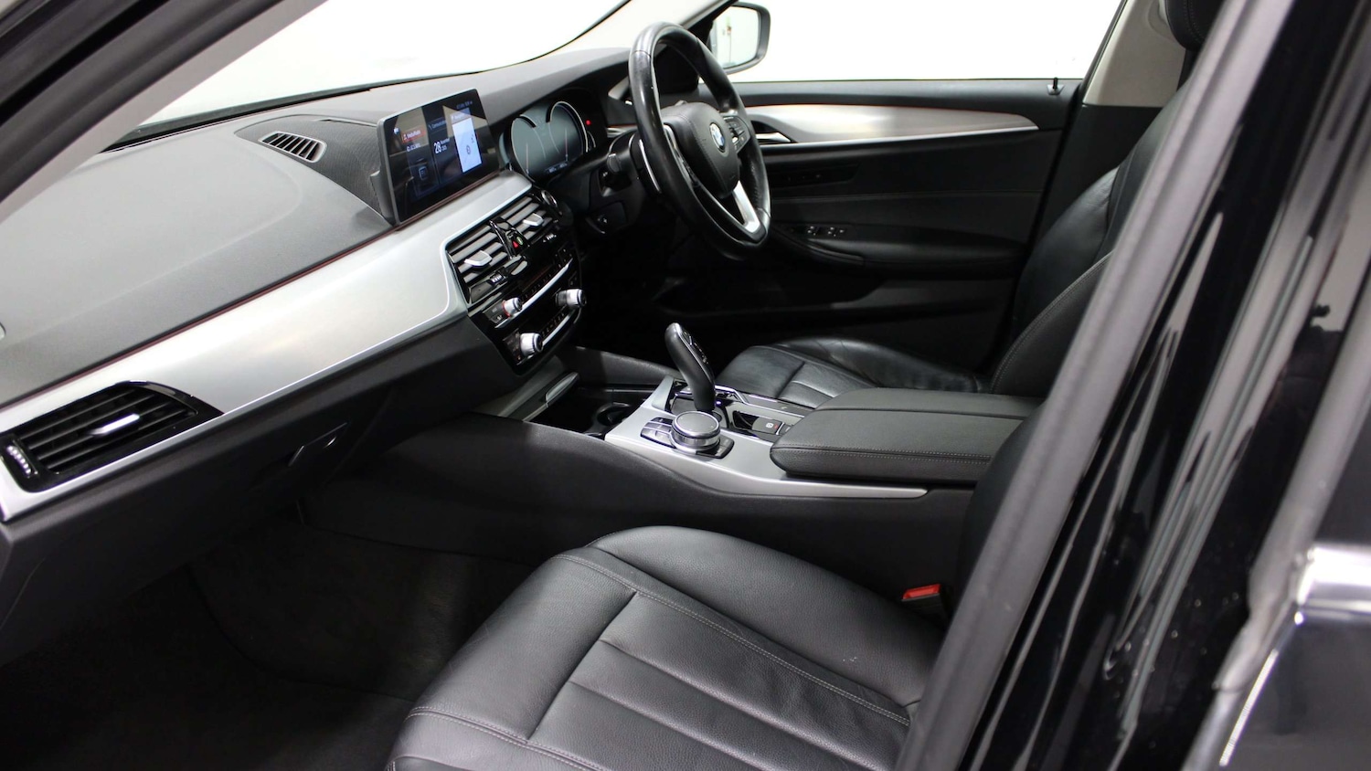 Used BMW 5 Series 2017 for sale - 76746032: Photo 8