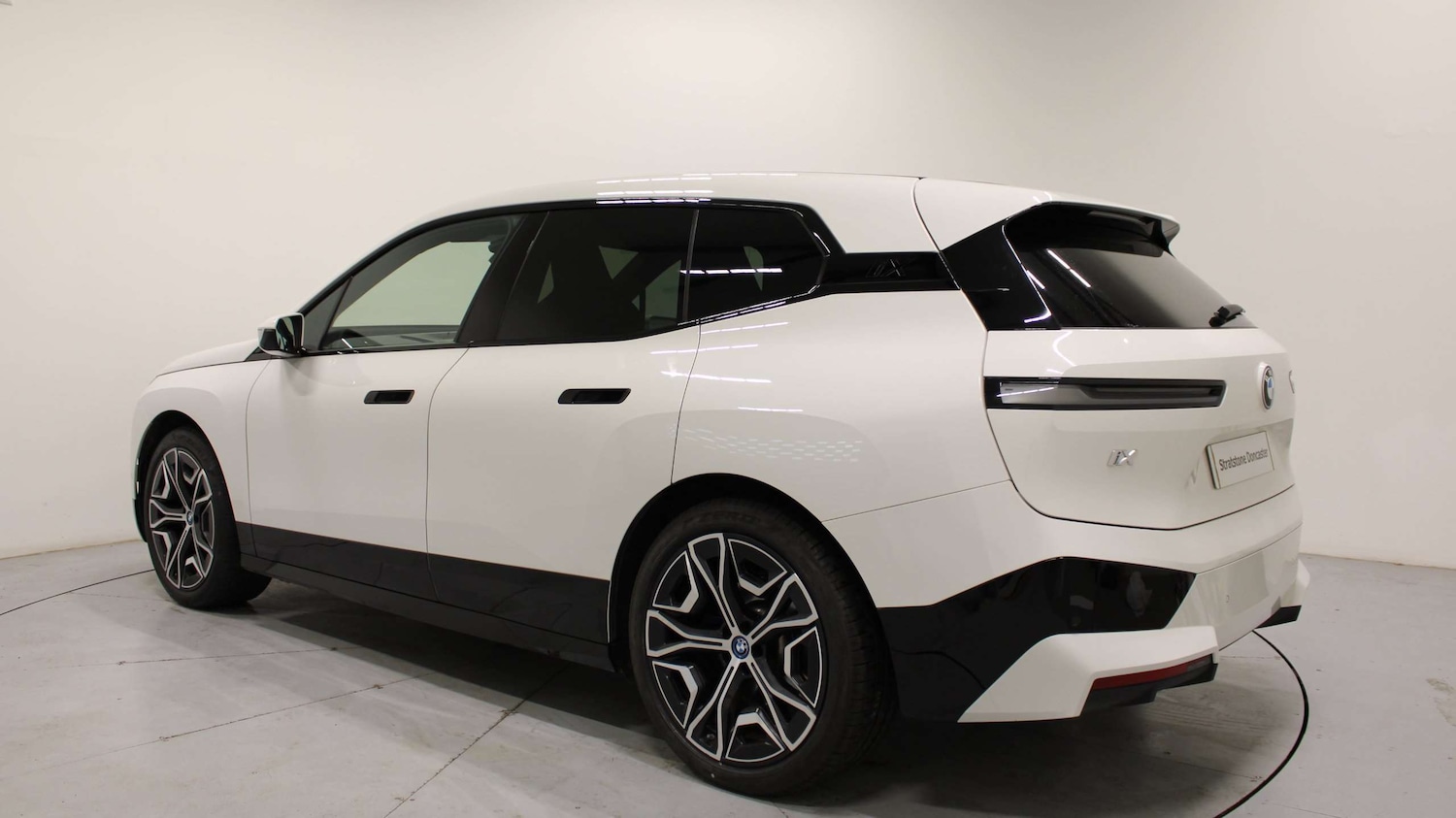 Used BMW iX 2022 for sale - 76488138: Photo 2