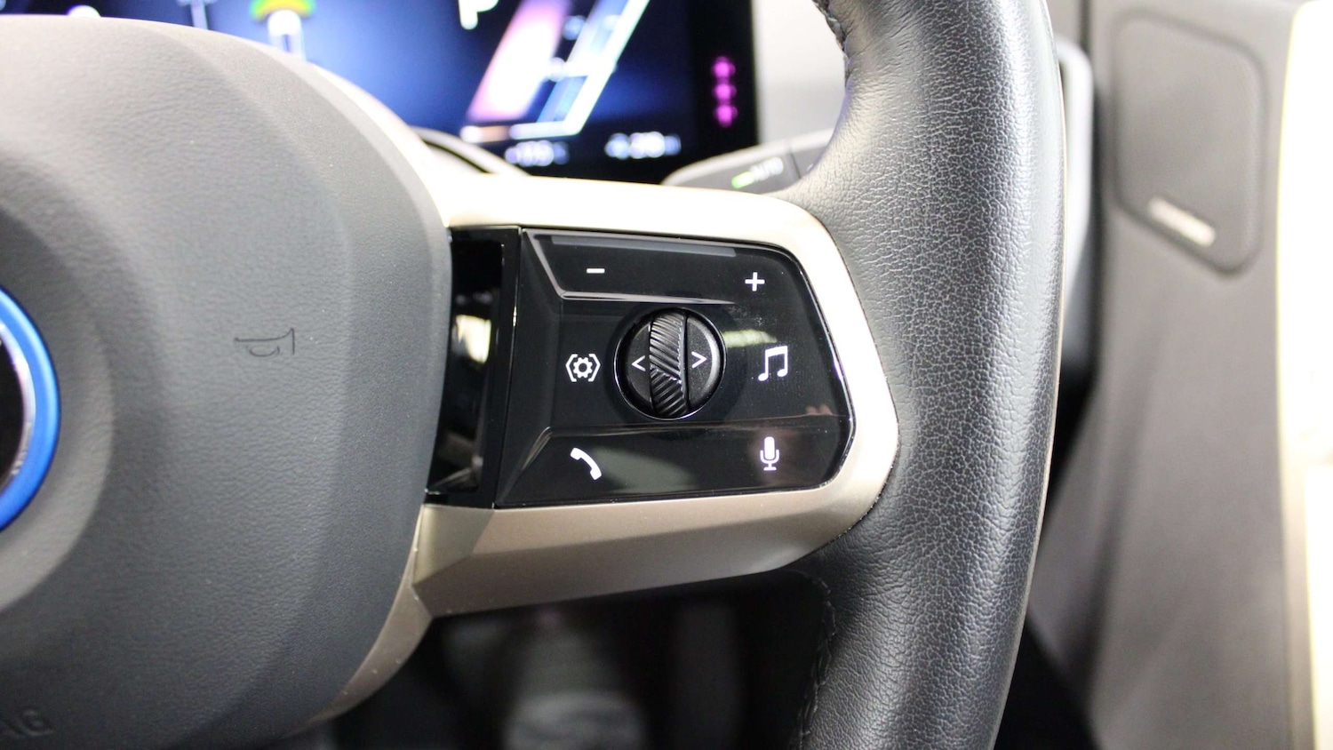 Used BMW iX 2022 for sale - 76488138: Photo 24