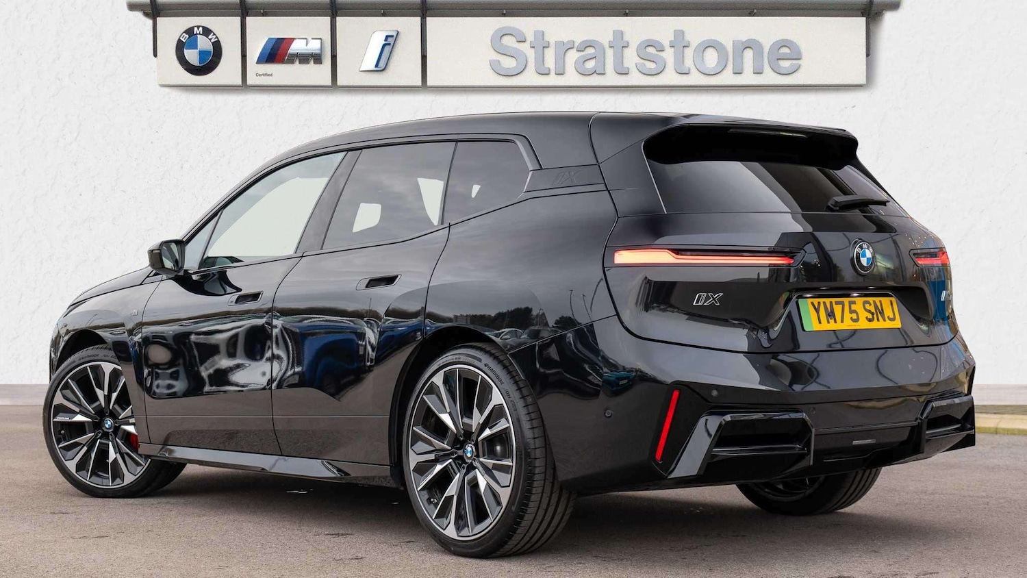 Used BMW iX 2025 for sale - 77601330: Photo 2