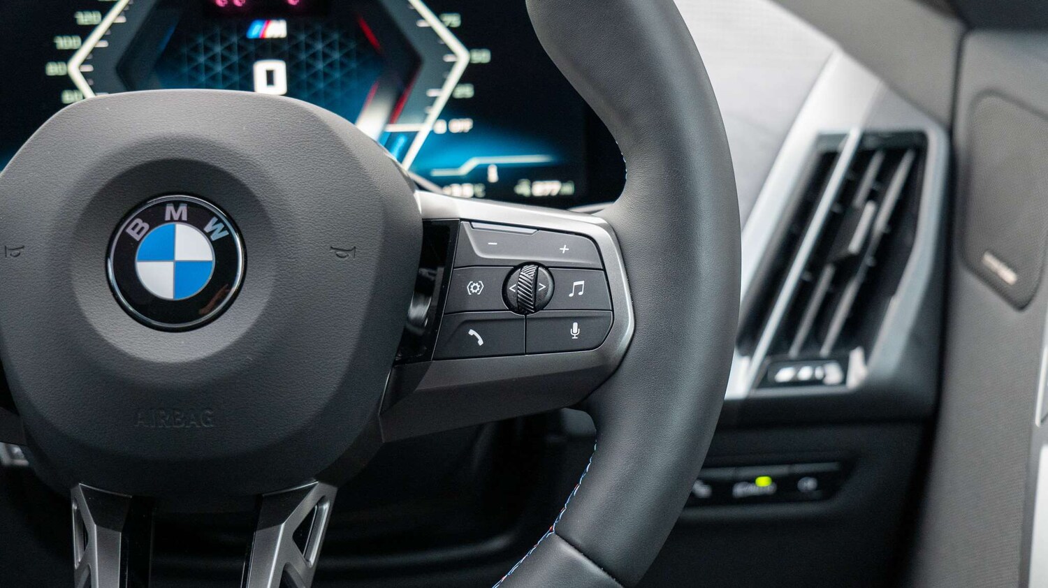 Used BMW iX 2025 for sale - 77601330: Photo 32