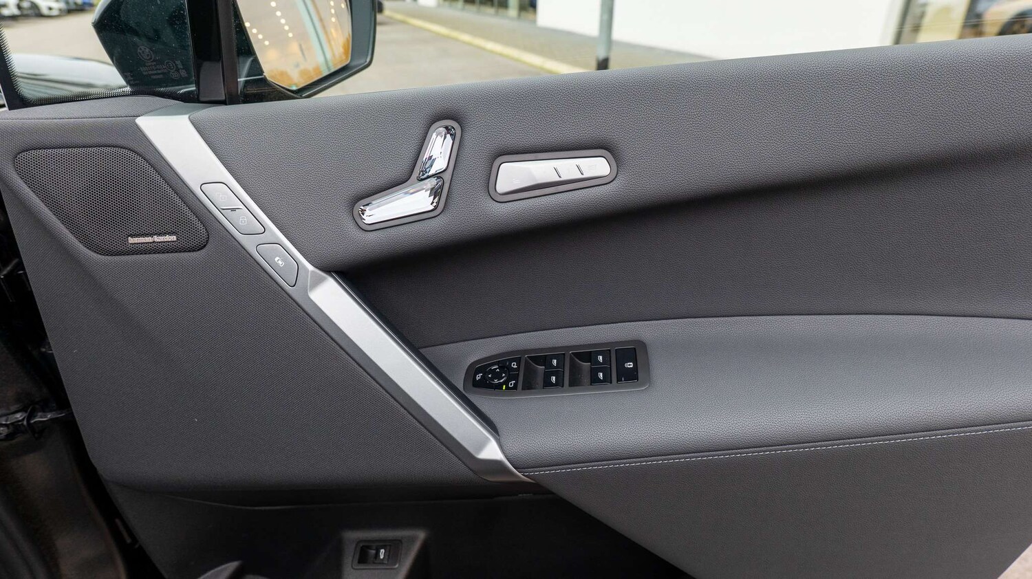 Used BMW iX 2025 for sale - 77601330: Photo 34