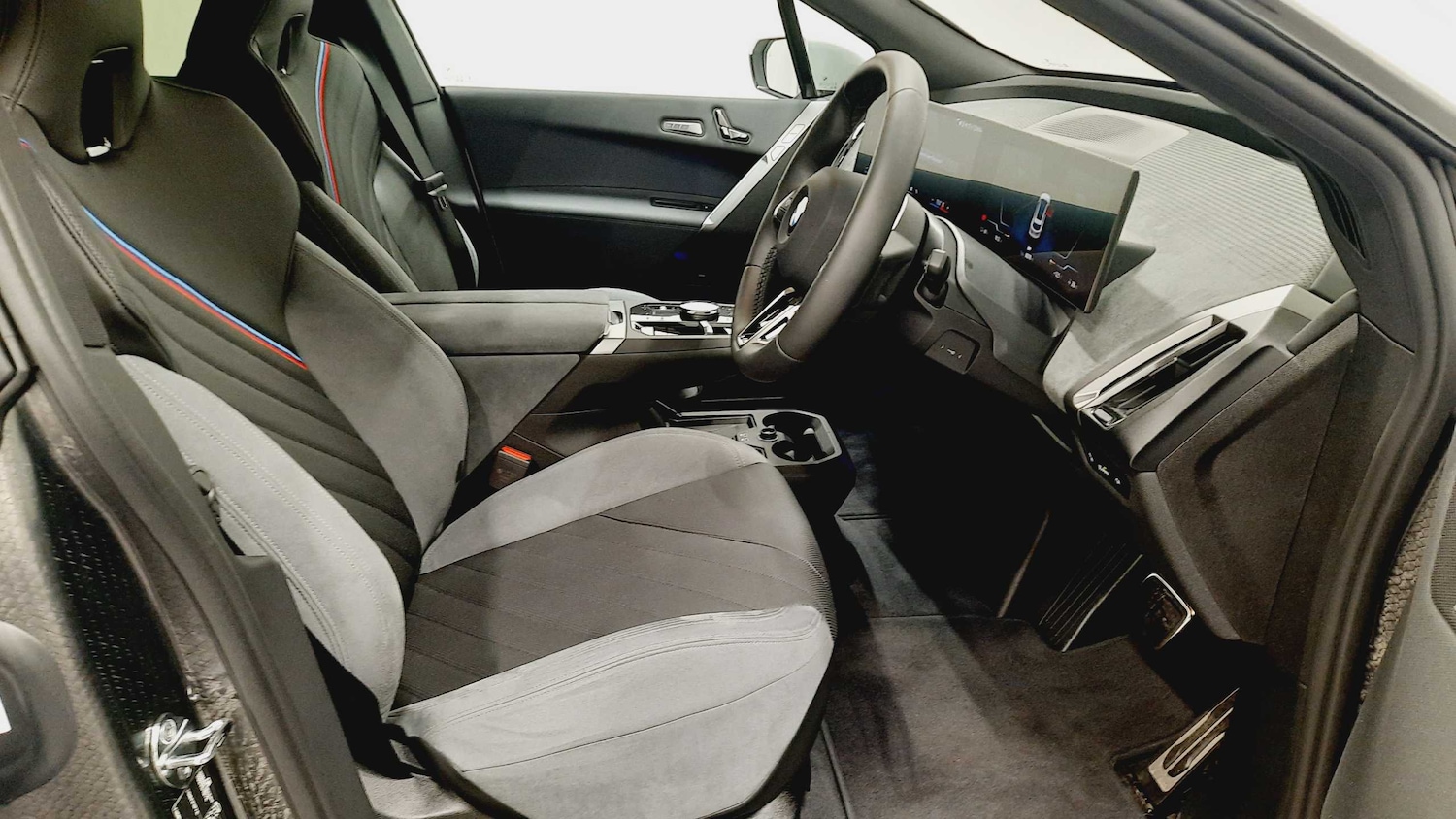 Used BMW iX 2025 for sale - 76789386: Photo 11