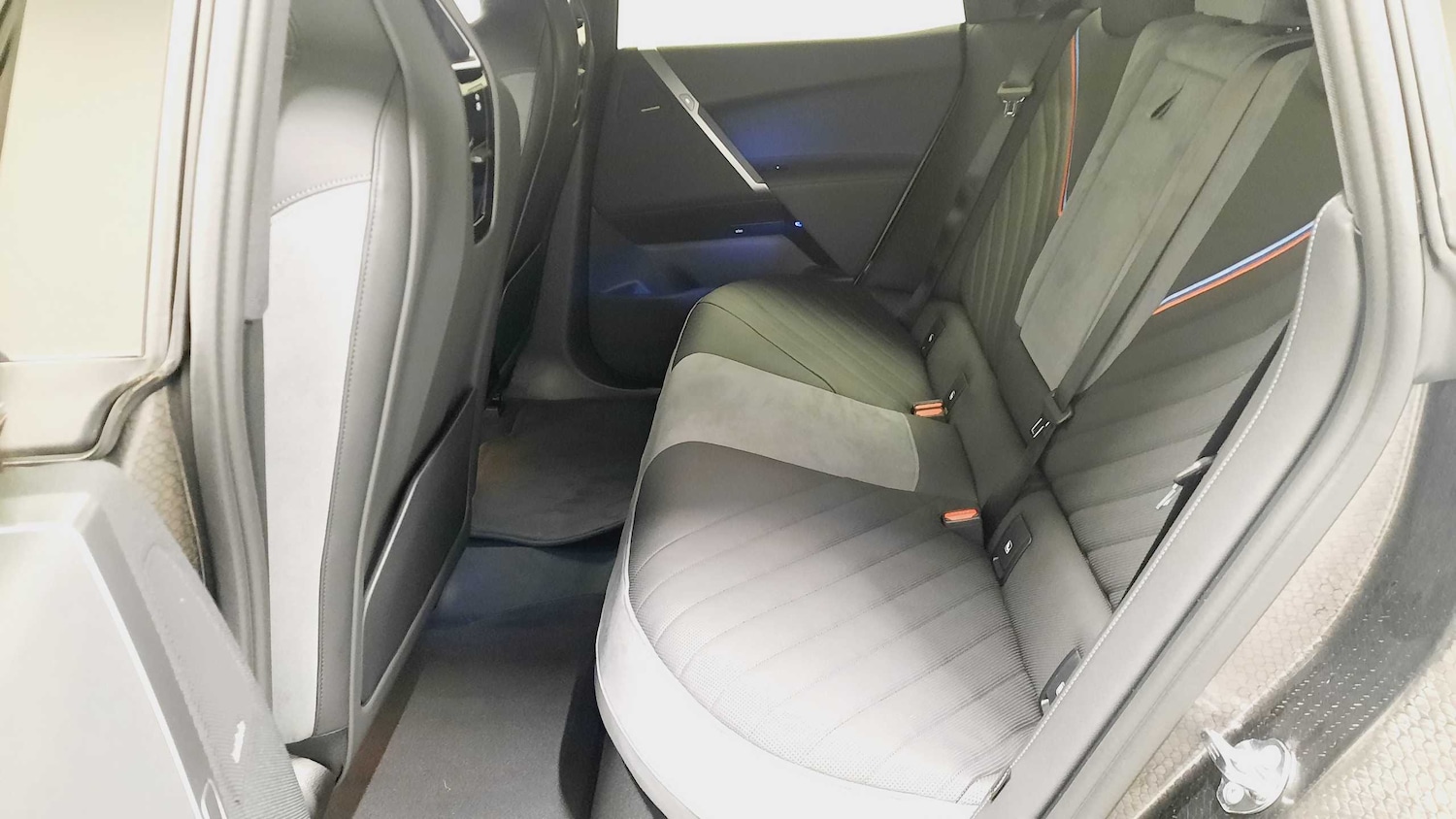 Used BMW iX 2025 for sale - 76789386: Photo 12