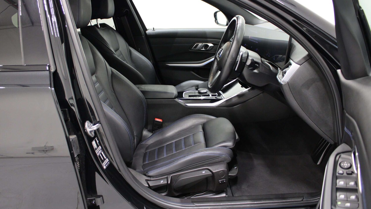 Used BMW 3 Series 2023 for sale - 77361237: Photo 12