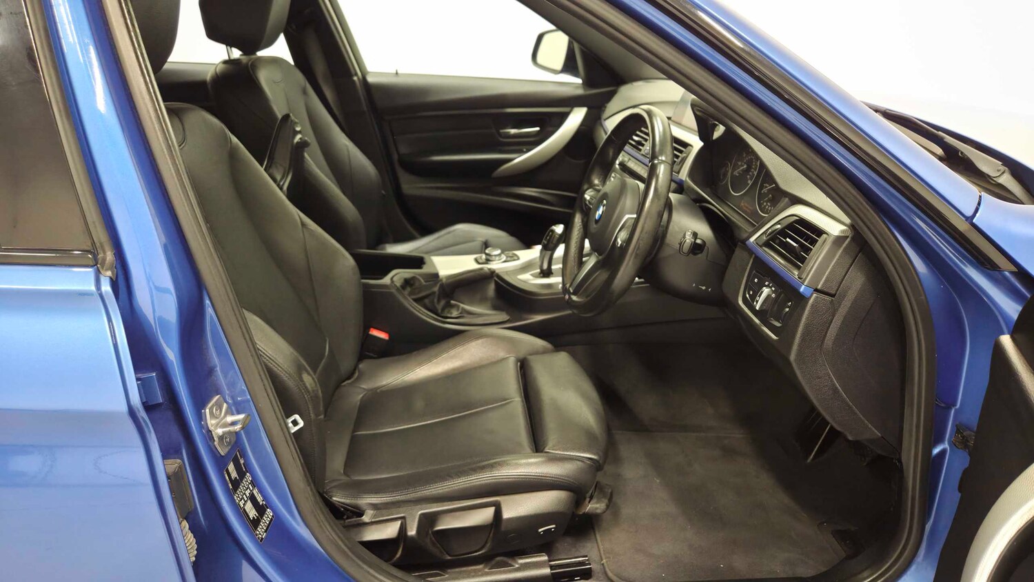 Used BMW 3 Series 2015 for sale - 77686622: Photo 11