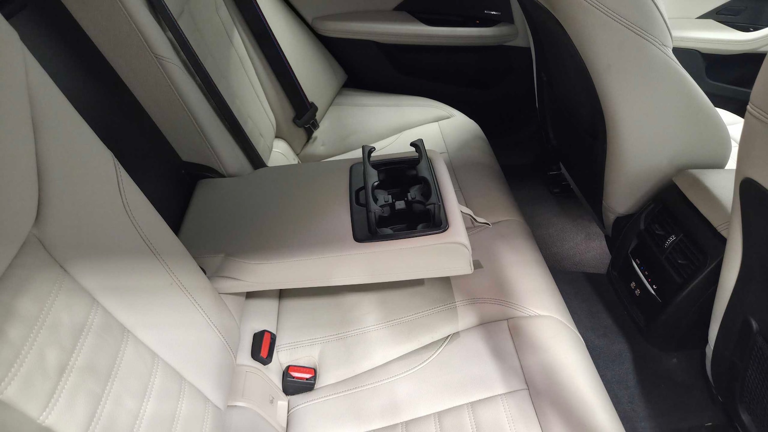 Used BMW i4 2024 for sale - 78076783: Photo 32