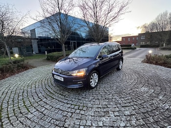 Used Volkswagen Touran 2017 for sale - 76578437: Photo