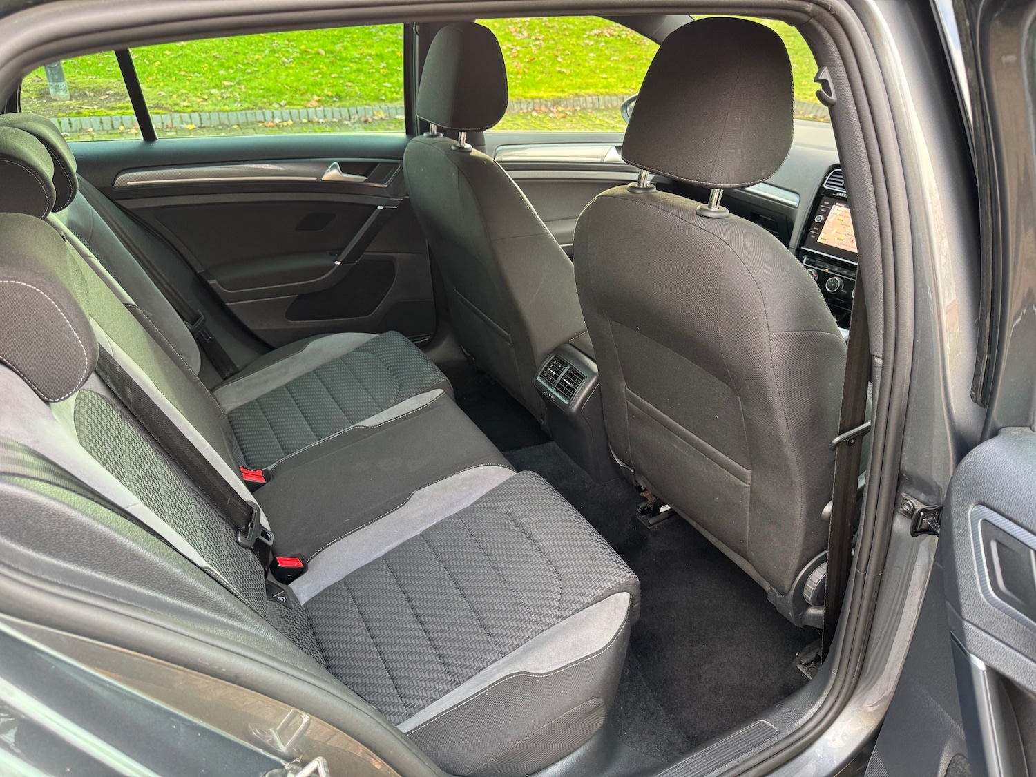 Used Volkswagen Golf 2017 for sale - 76892378: Photo 14