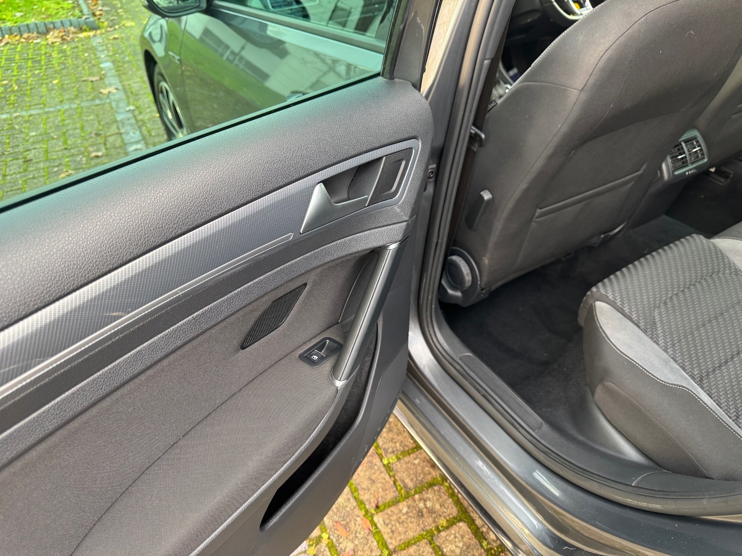 Used Volkswagen Golf 2017 for sale - 76892378: Photo 26