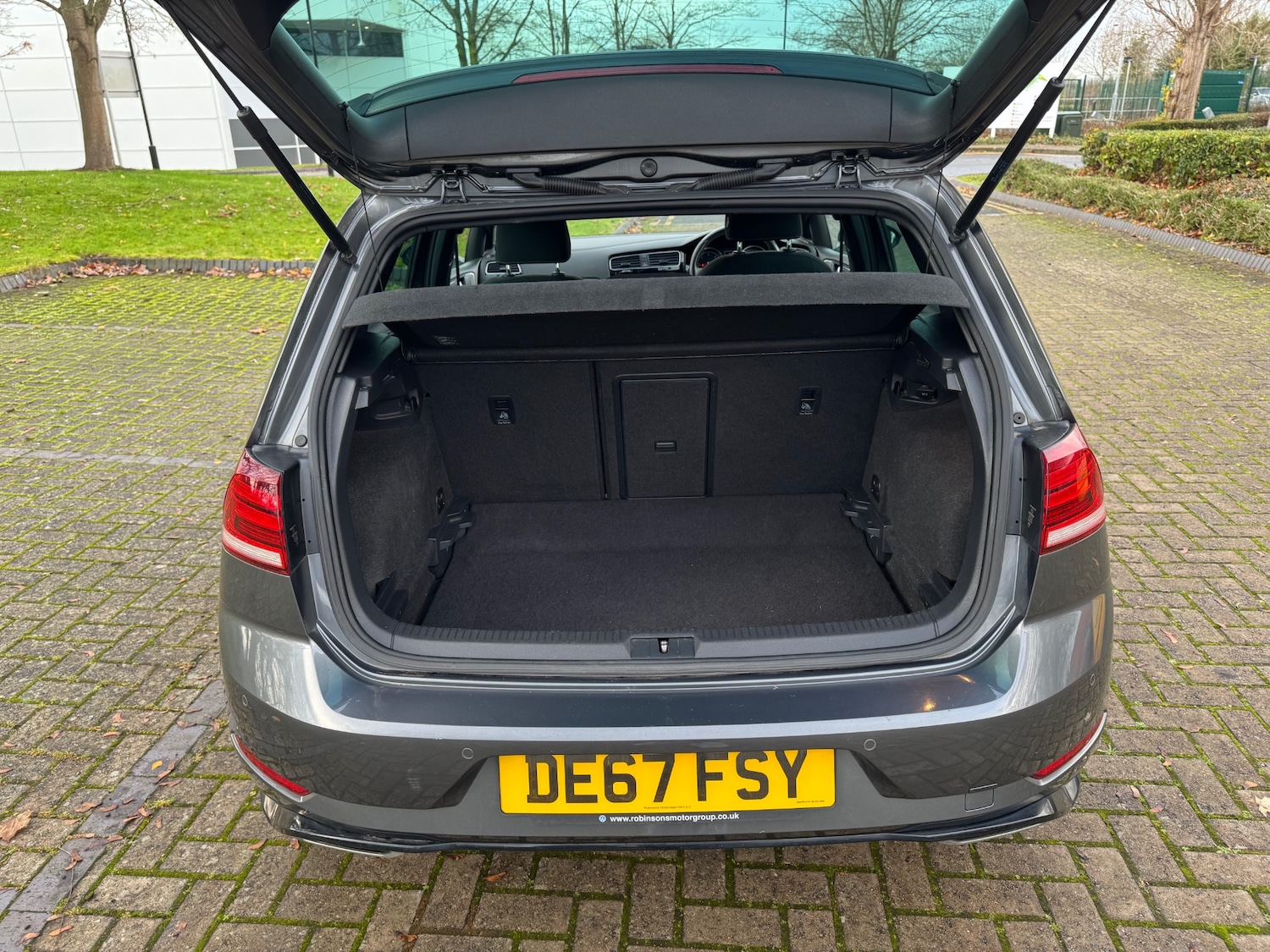 Used Volkswagen Golf 2017 for sale - 76892378: Photo 28