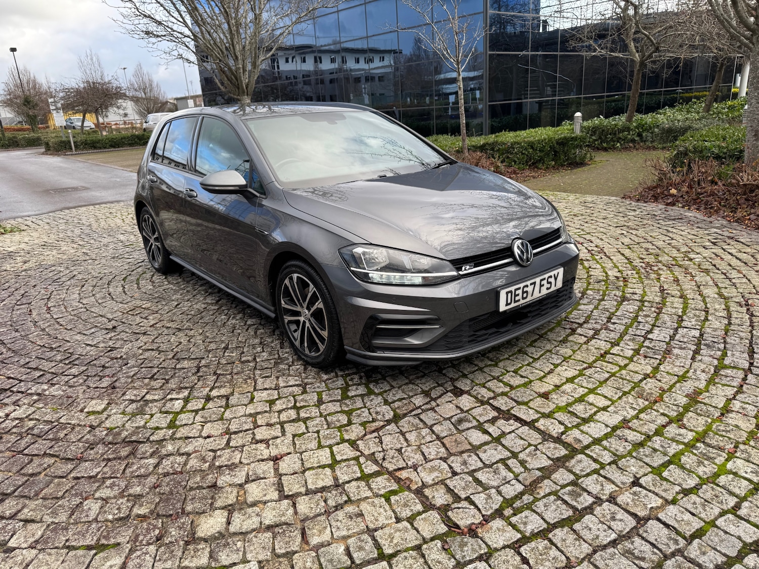 Used Volkswagen Golf 2017 for sale - 76892378: Photo 3