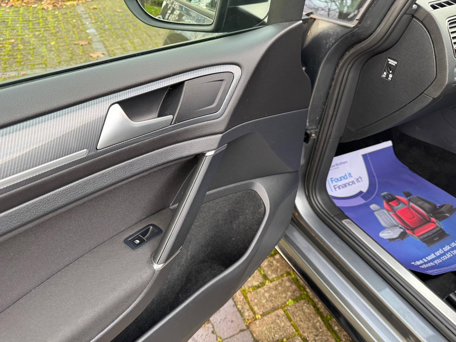 Used Volkswagen Golf 2017 for sale - 76892378: Photo 30