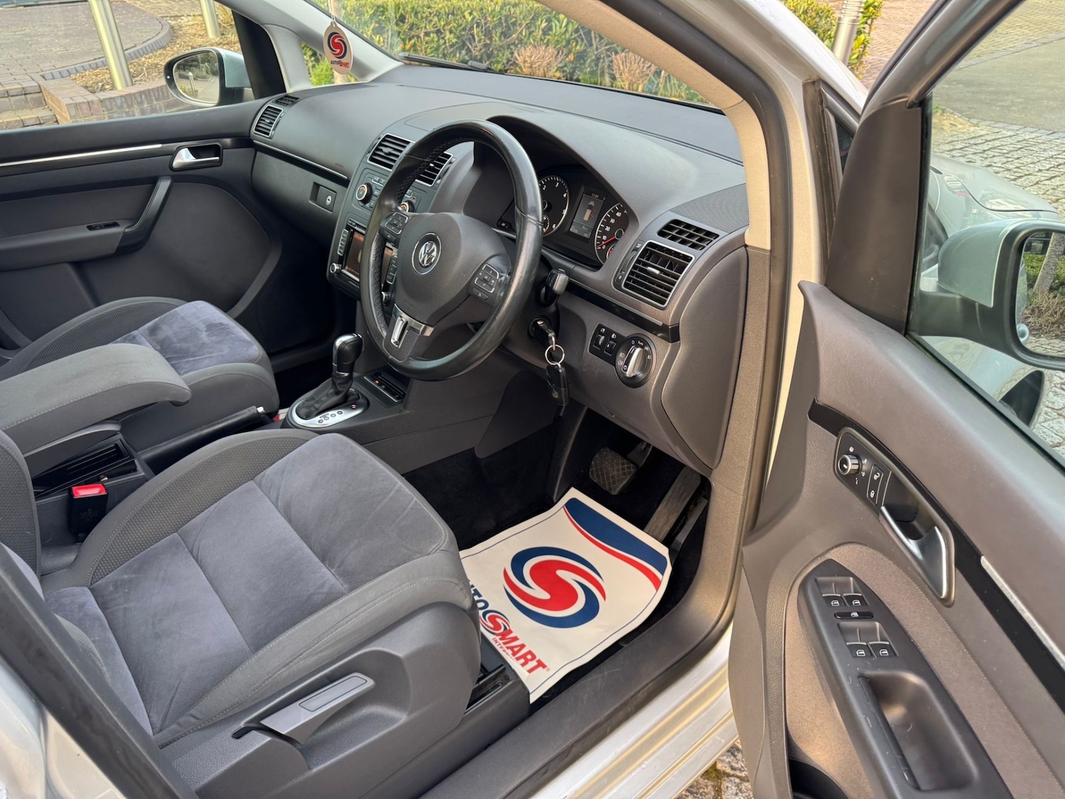 Used Volkswagen Touran 2011 for sale - 78122840: Photo 10