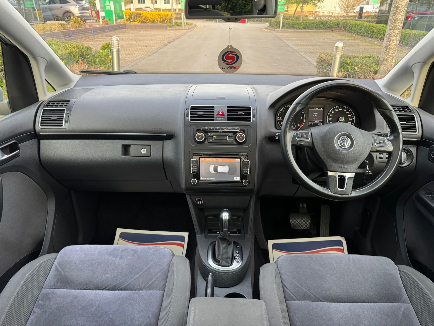 Used Volkswagen Touran 2011 for sale - 78122840: Photo 11