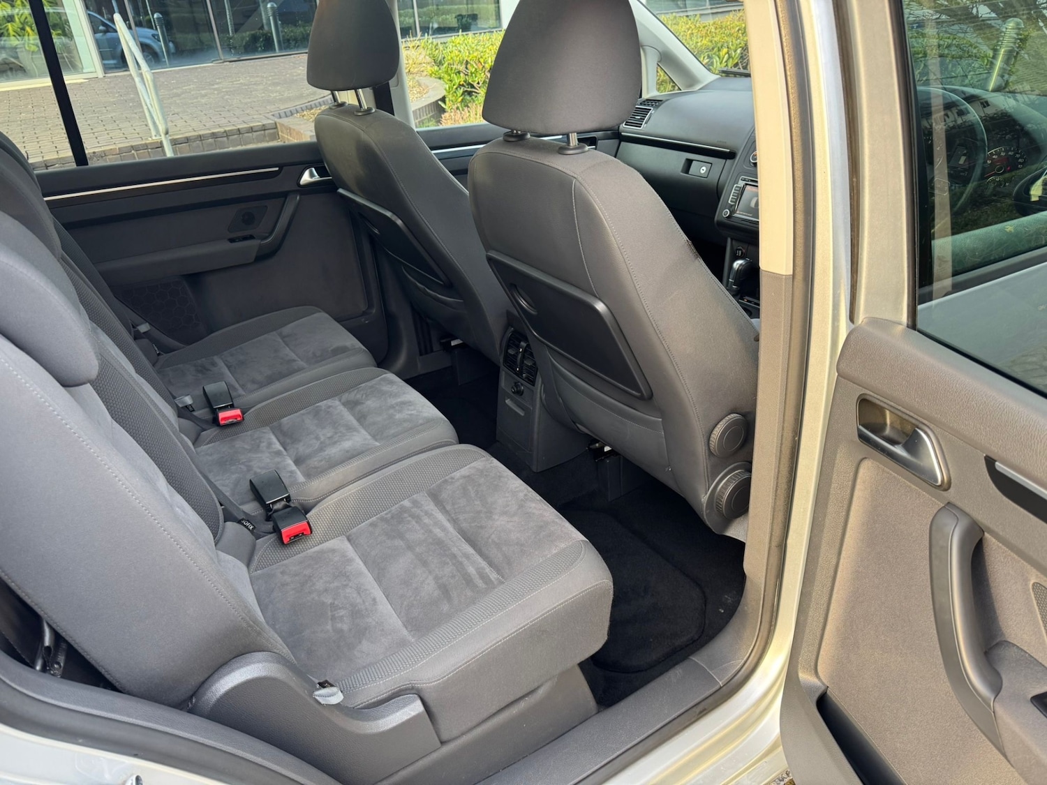 Used Volkswagen Touran 2011 for sale - 78122840: Photo 15