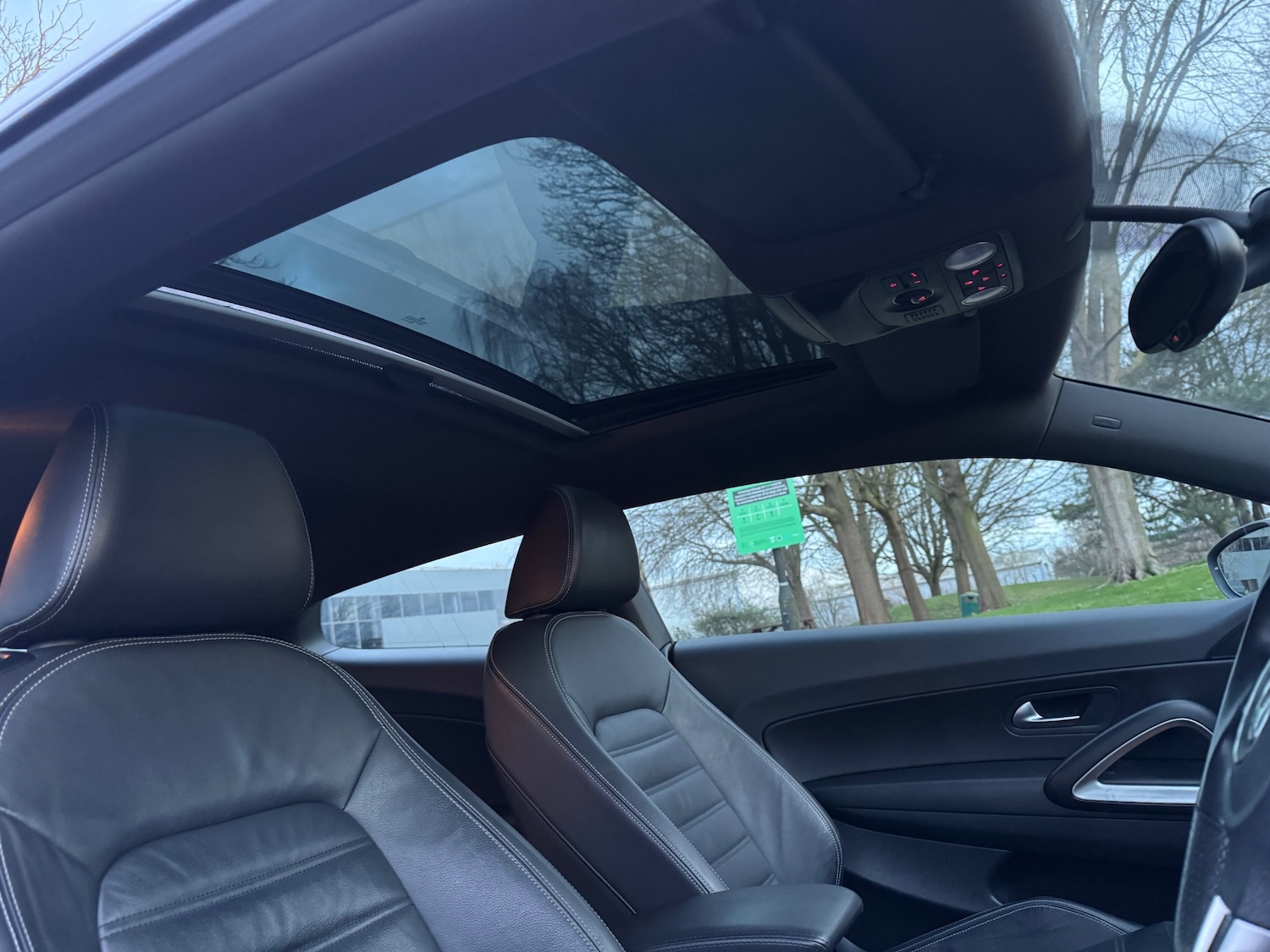 Used Volkswagen Scirocco 2011 for sale - 77901015: Photo 12